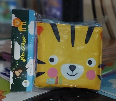 کتاب پارچه ای کوچک حیوانات جنگل/ماه کوچولو